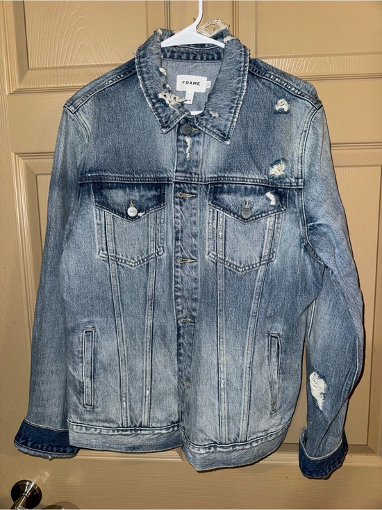 Frame Denim Jackets & Blazers - FRAME Distressed Denim Trucker Jacket Light Wash (Broad Beach) Size M LHJK385